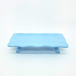 TRAVESSA RETANGULAR BABADO COM PÉ - CERÂMICA