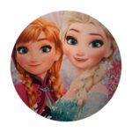 PAINEL DECORATIVO PARA FESTA NO TEMA FROZEN. NELE ESTÁ O ROSTO DA ELSA E DA ANA
