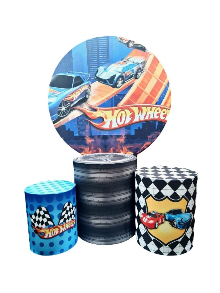 KIT FESTA COM TRIO DE CILINDROS E PAINEL COM CAPAS VESTE FÁCIL HOT WHEELS PARA LOCAÇÃO.